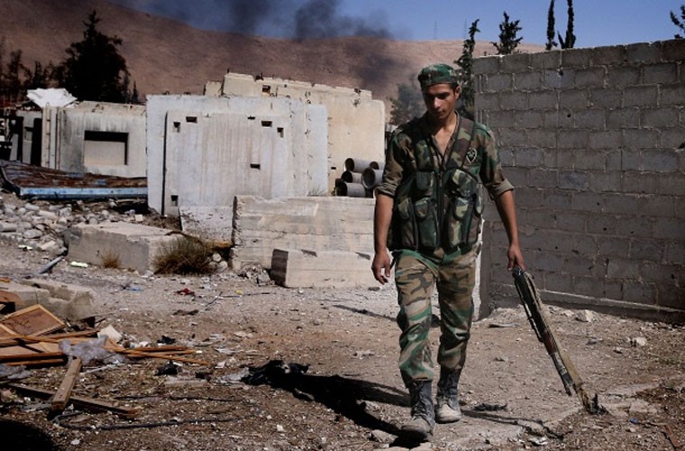 Anh binh si Syria cam chot vung ngoai o Damascus-Hinh-11